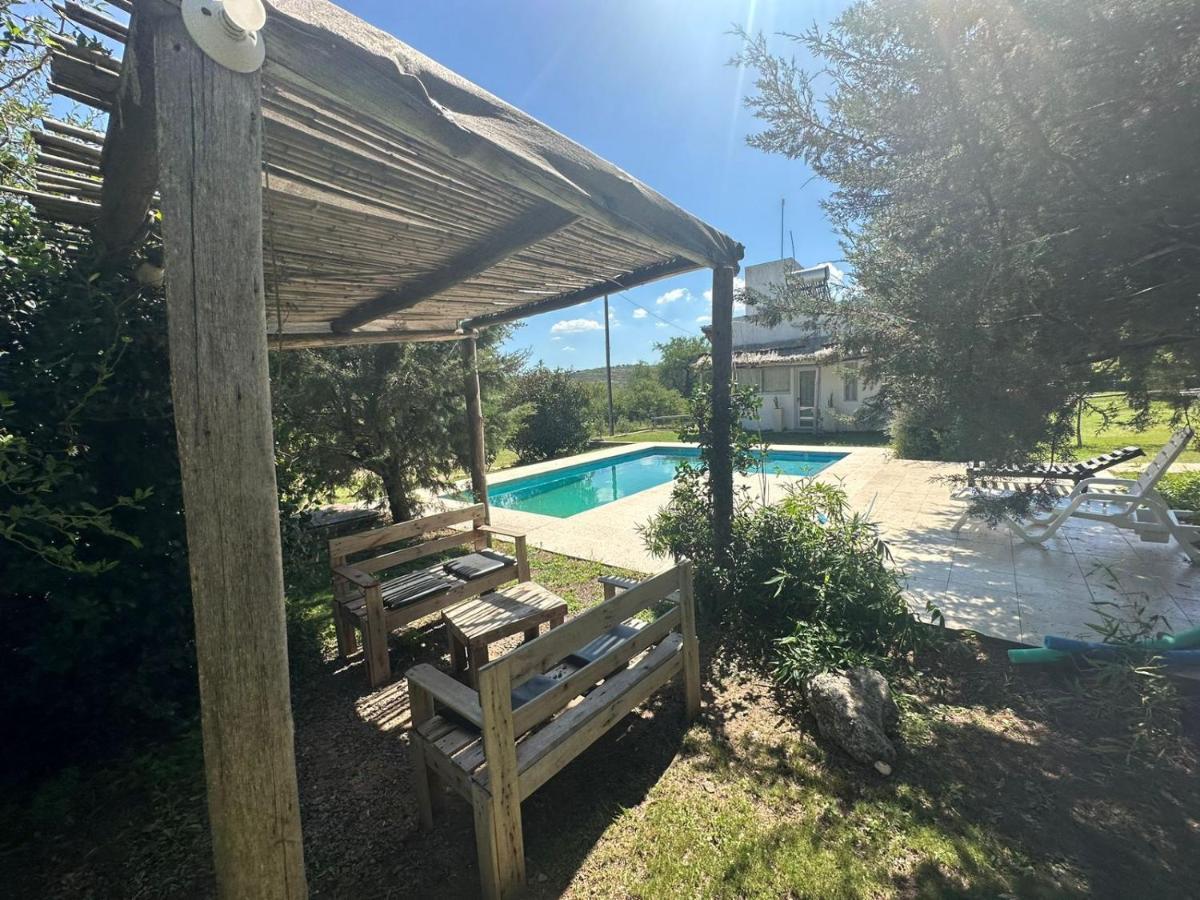 El Rincon De Jose Luis - Cabanas Y Restaurante Tanti Exteriör bild