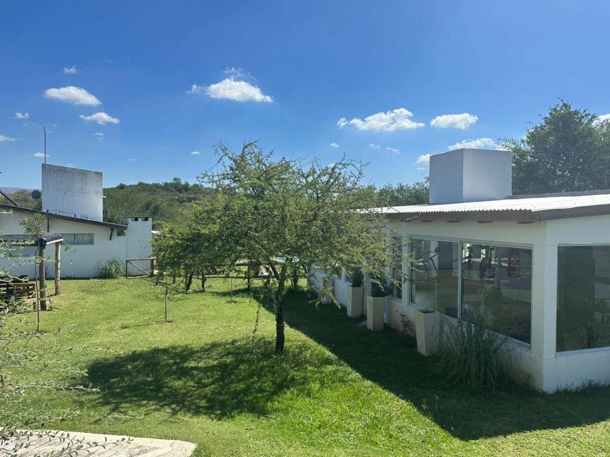 El Rincon De Jose Luis - Cabanas Y Restaurante Tanti Exteriör bild